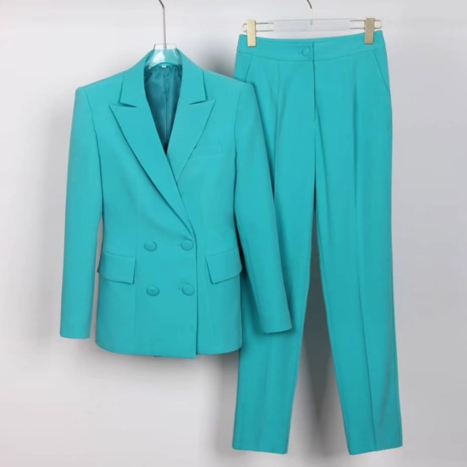 Raisa blue suit for fashionista